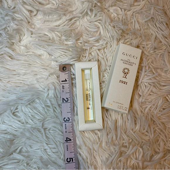 Gucci The Alchemist's Garden 1921 Eau De Parfum 1.5ml/0.05oz Sample - Picture 4 of 5